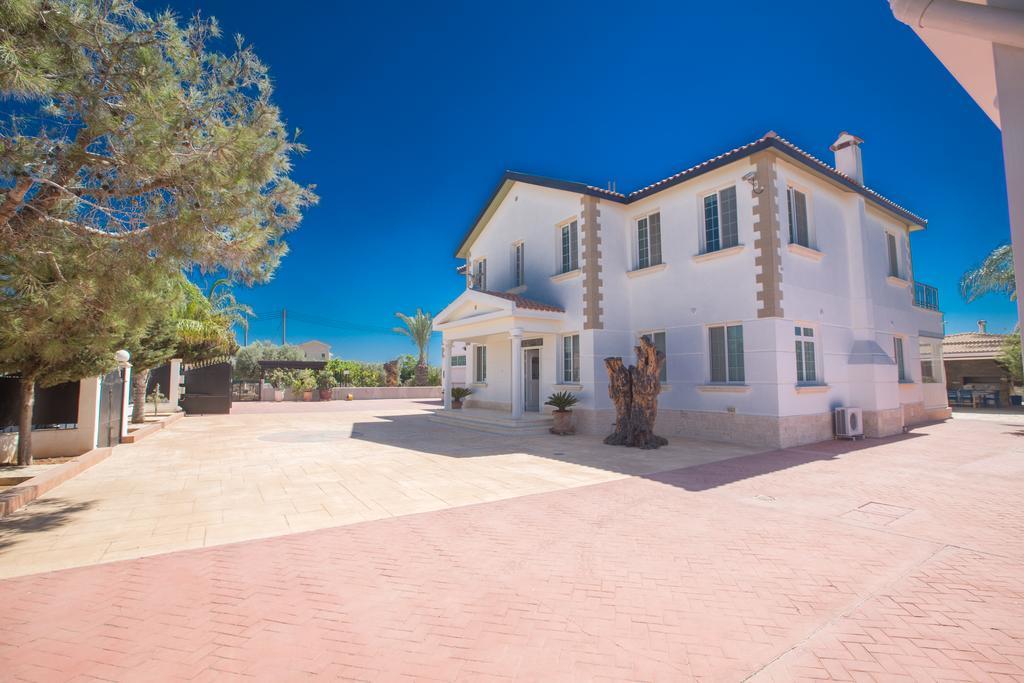 Papas Family Villa Paralimni Esterno foto