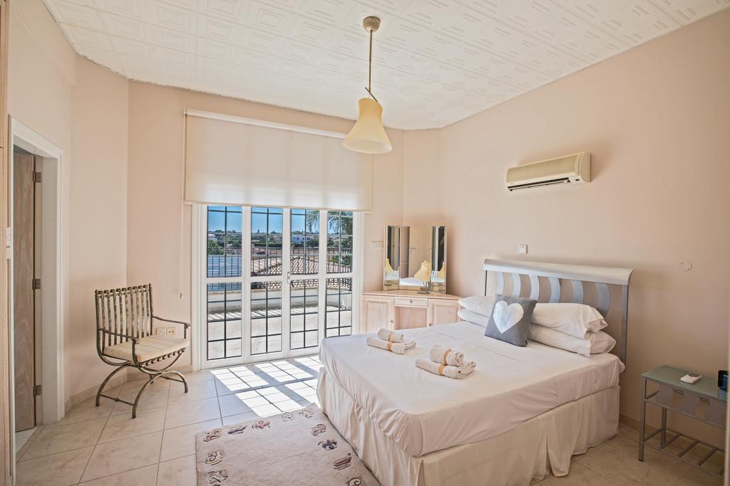 Papas Family Villa Paralimni Esterno foto
