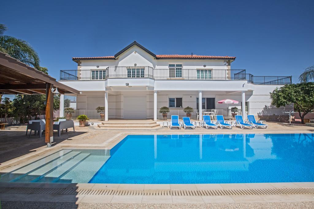 Papas Family Villa Paralimni Esterno foto